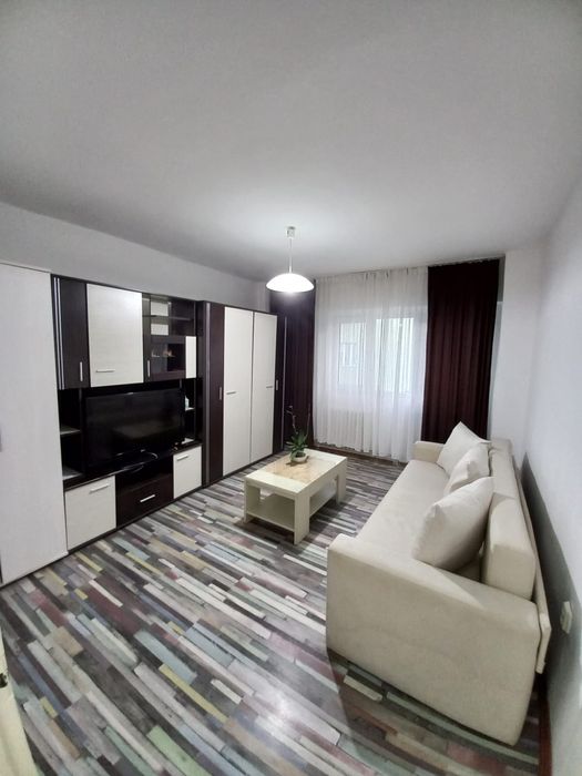 Închiriez garsonieră et 3 complet mobilată zona Sens vechii