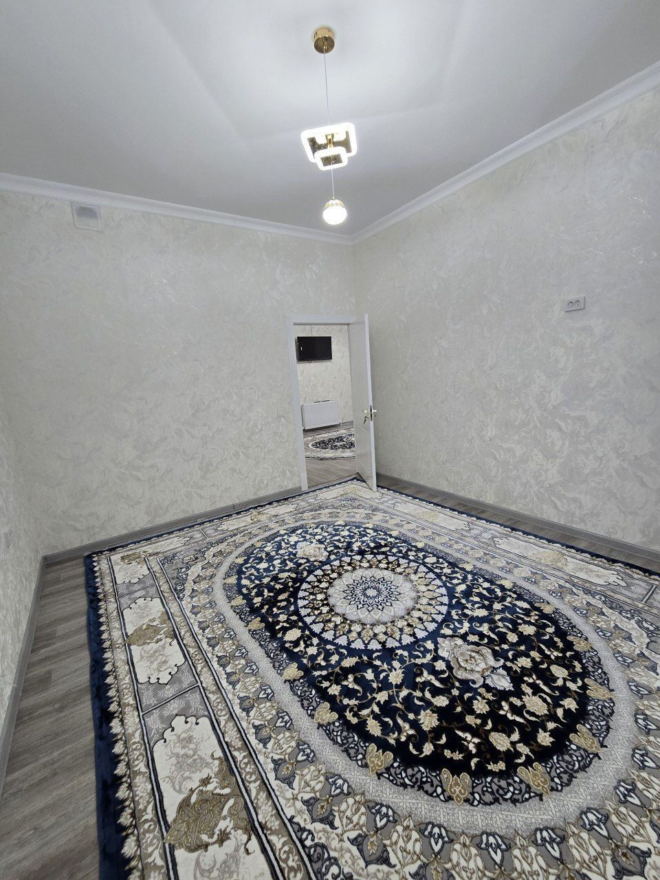 Квартира 3 хонали + катта балкон