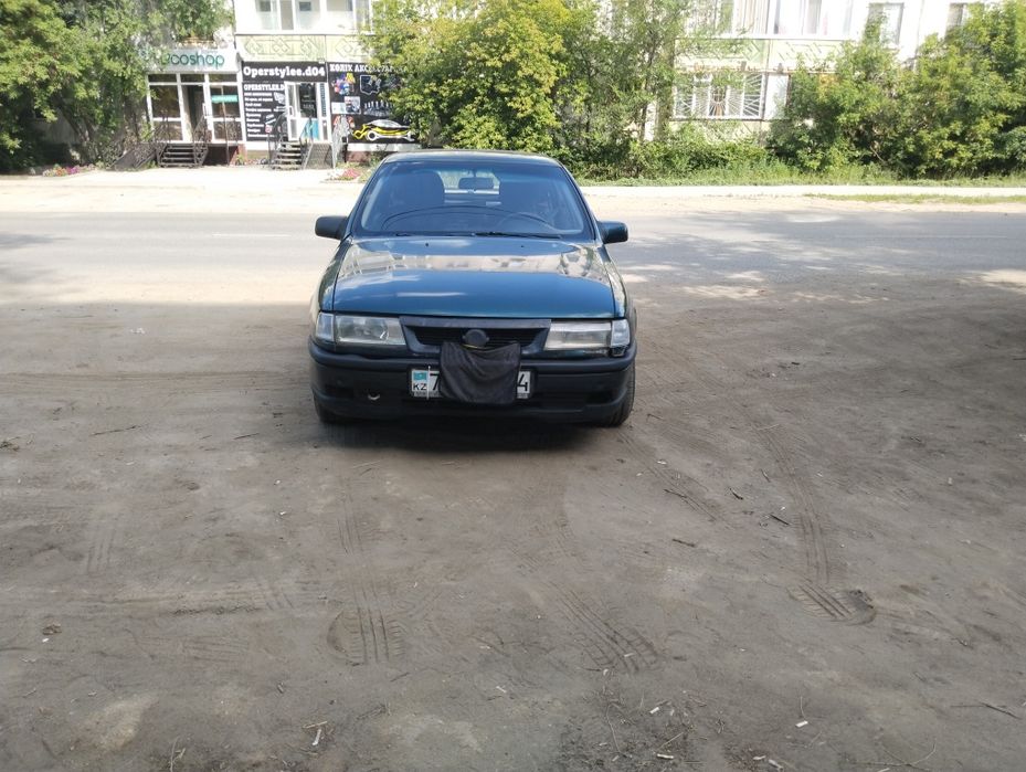 Опель вектра а 2.0 год 1994