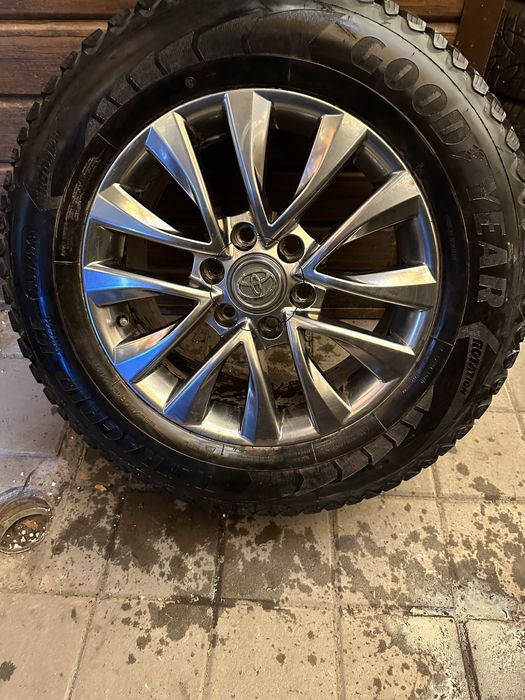 Продаются шины с дисками r18