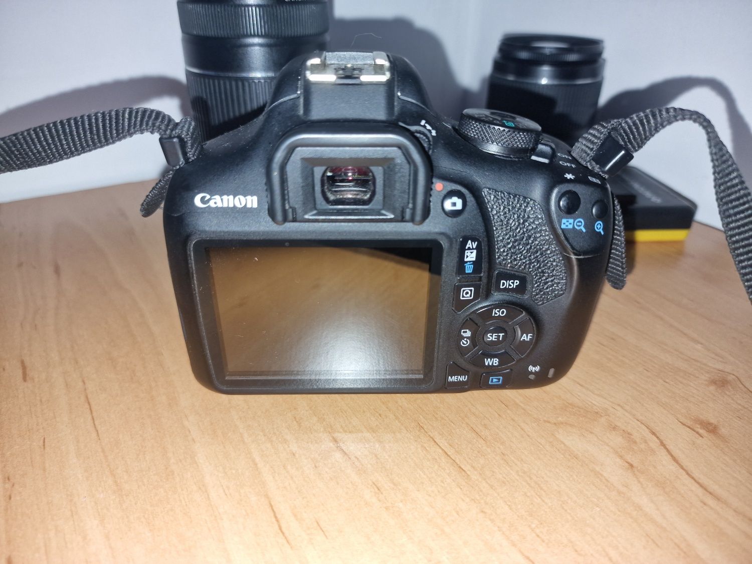 Aparat foto Canon 2000D 2 obiective 18-55mm kit + 55-250mm canon