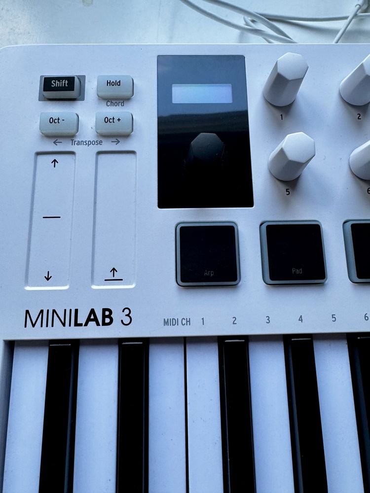 ARTURIA Mini Lab 3 Midi Контролер Ново