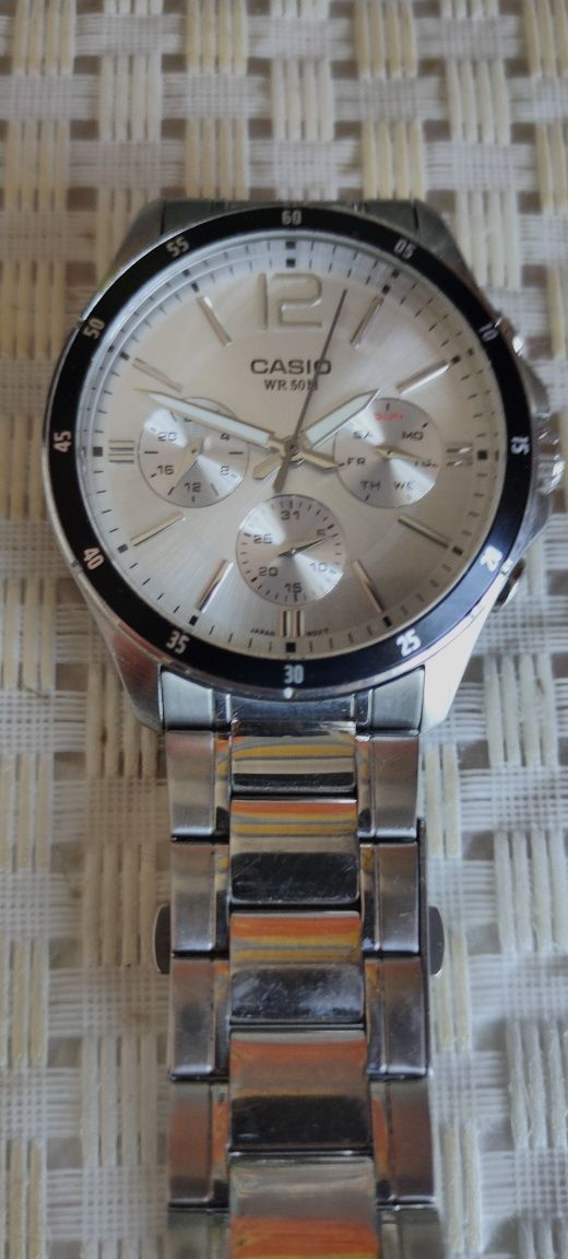 Продам наручные часы Casio MPT 1374