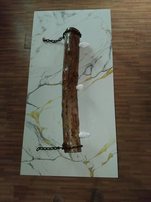 Lustra din lemn confecționata manual