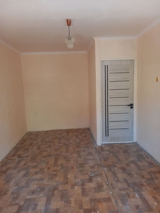 1 xona uy aktyabrda surochna sotiladi 1 etaw utada