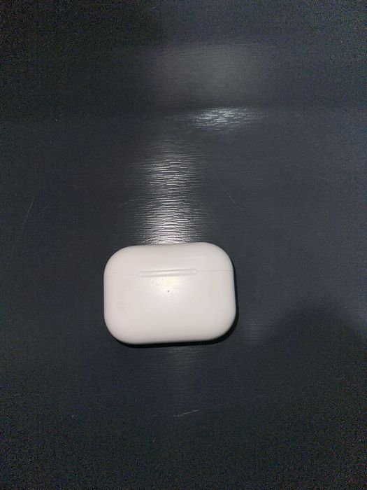 Продаю AirPods Pro