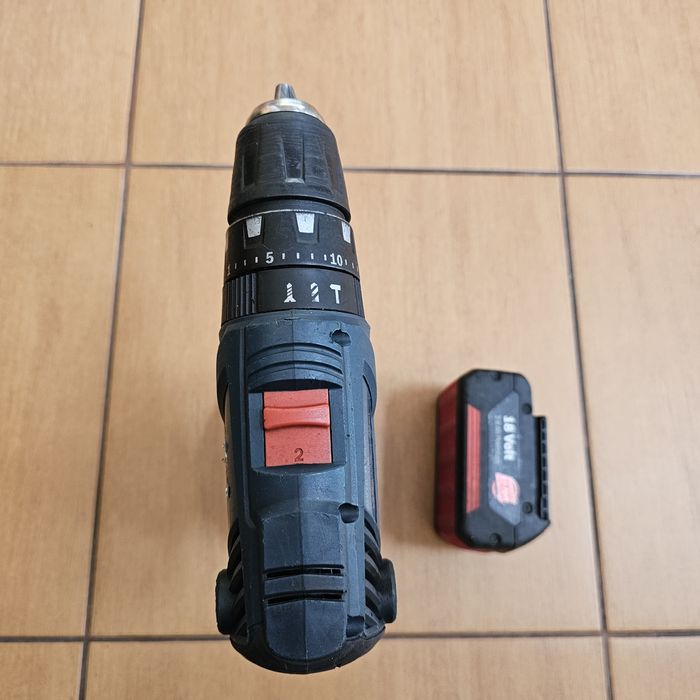 Masina de gaurit/însurubat professionala Bosch GSB 18V-21