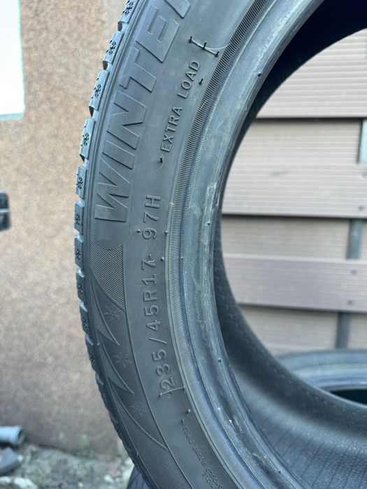 Anvelope Iarna 235/45 r17