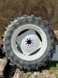 Vand roti de tractor ford pe 38