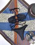 Costum de baie complet cu model decupat