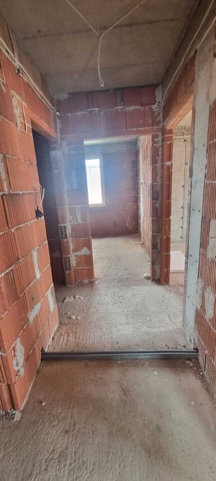 Продава се четиристаен апартамент близо до центъра в гр.Свиленград