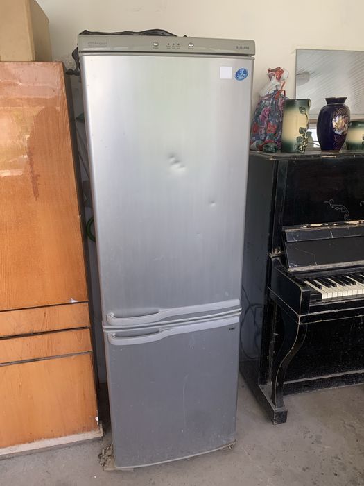 Продам холодильник