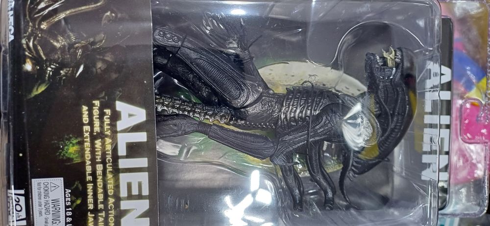 Фигурки Alien Predaror