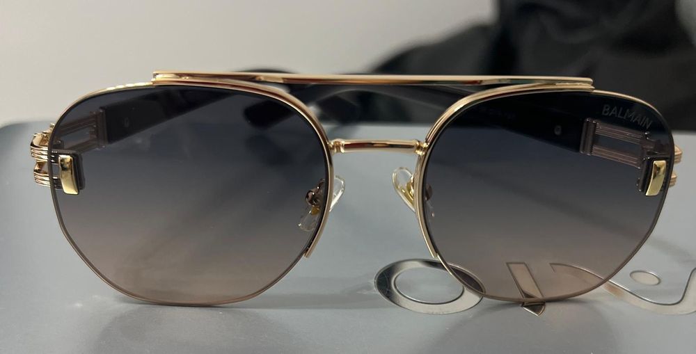 Ochelari de soare noi