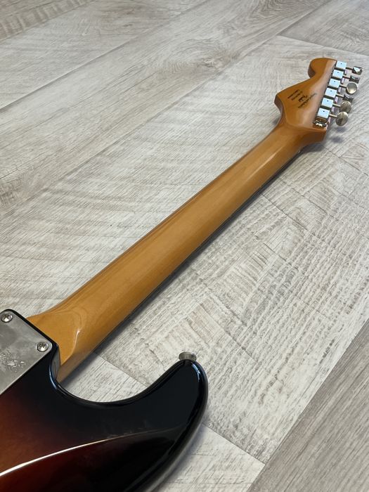 Chitara electrica Stratocaster Squier by Fender Classic Vibe 60s