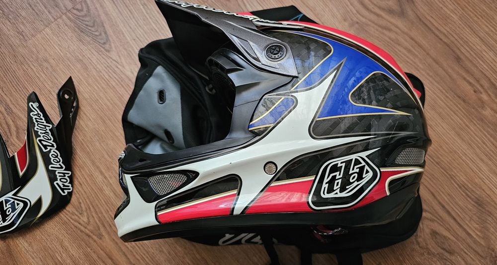 Каска TLD DH Troy Lee Designs D3 Carbon - Aaron Gwin