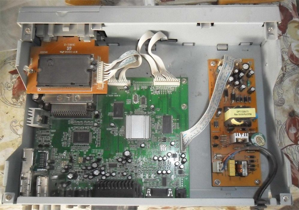 Продается спутниковый тюнер