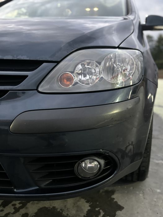 Vând golf 5 plus,sau schimb