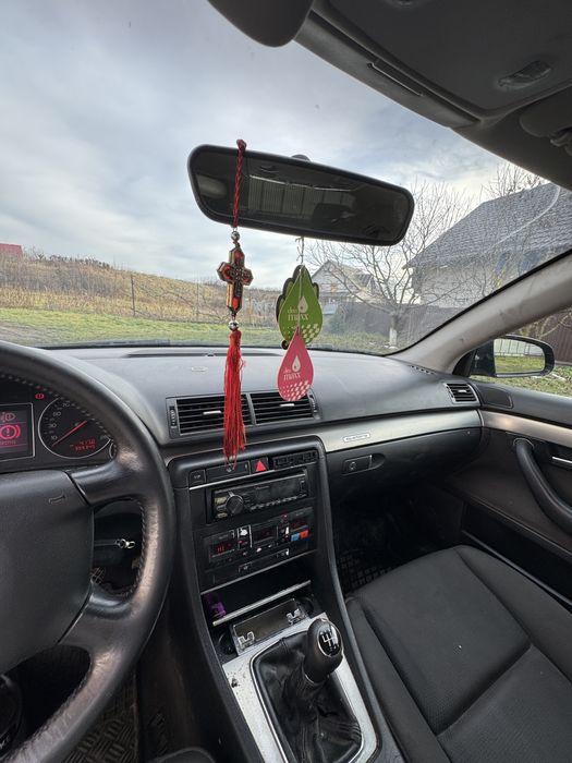 Vand audi A4 cu motor de 2,5