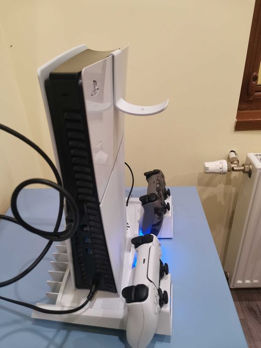 Плейстейшън 5 слим