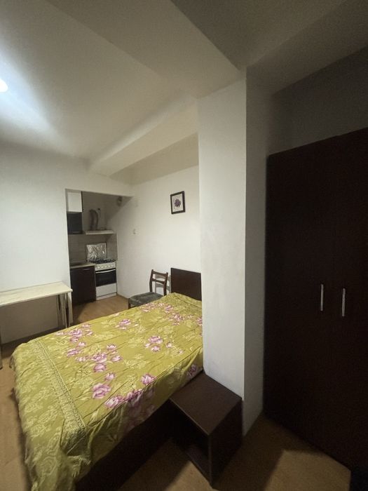 Inchiriez garsoniera