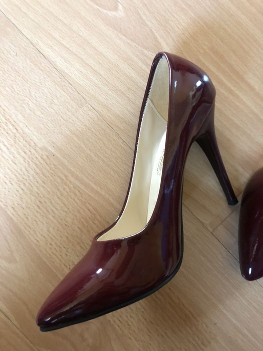 Stiletto visinii - nu au fost purtati niciodata