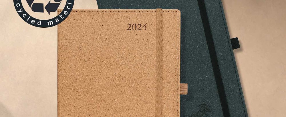 Agenda cu calend si planific, 22x16.5cm, din materiale reciclabile