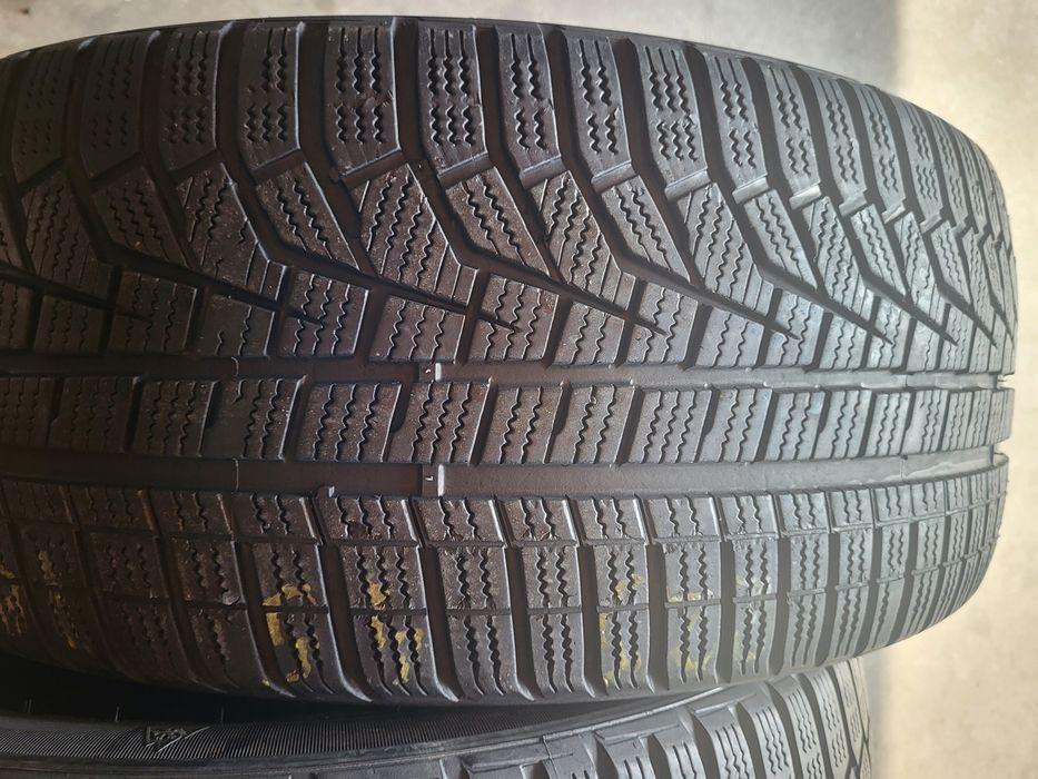 4 anvelope 225 45 R 18 Hankook iarna