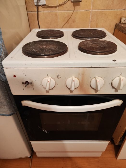 электрическая плита, стиральная машина, санузел