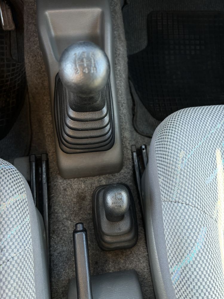Suzuki Jimny 1.3 Benzina 4X4 Cuplaj Mare Mic 4 Locuri Clima AC