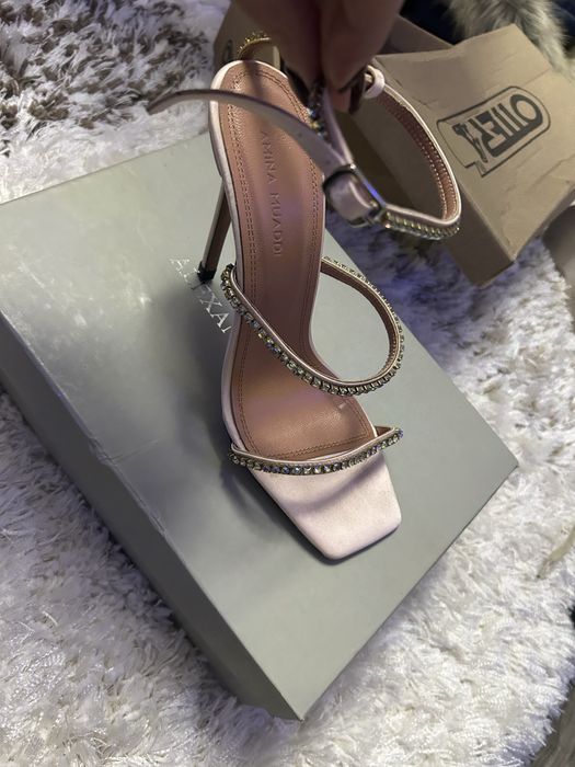 Sandale elegante si feminine Amina muaddi