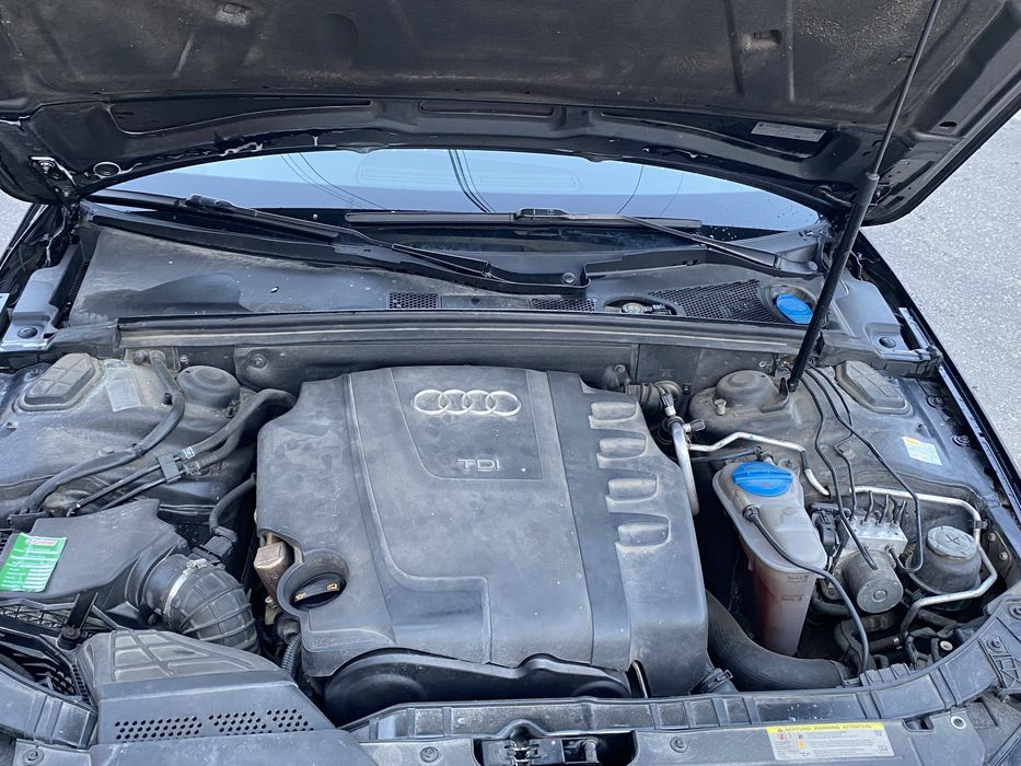 Audi A4 B8  2011 , 2.0 170 cp