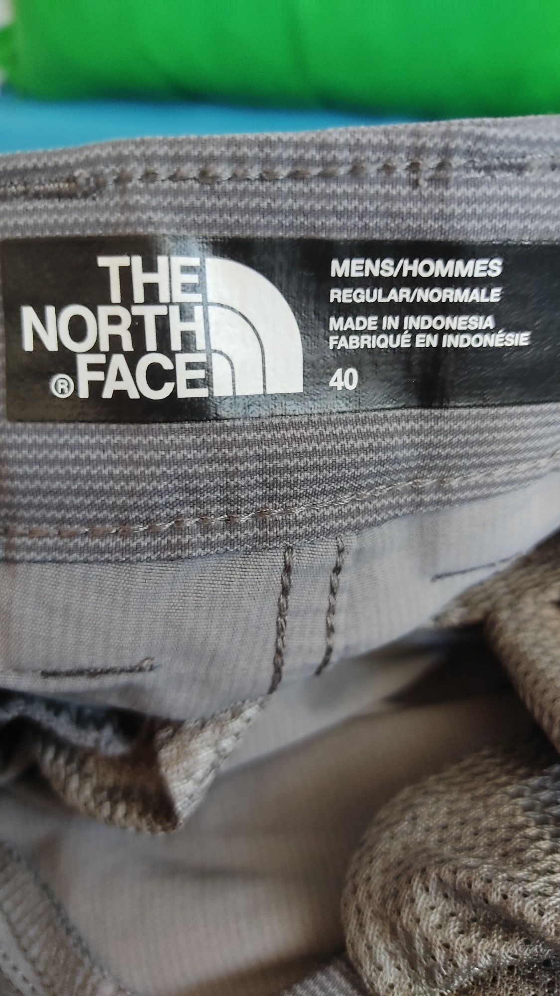 Продавам къси панталони The North Face ,Xl (40)
