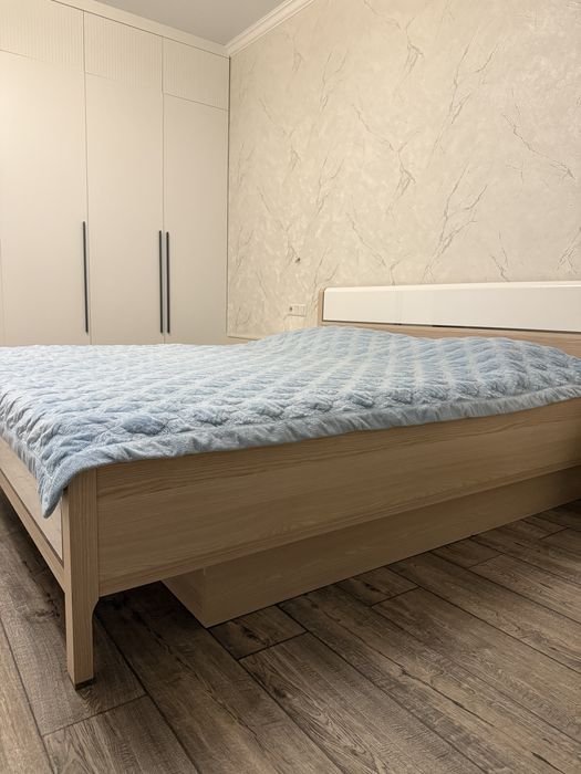 Двуспальная кровать 186*200