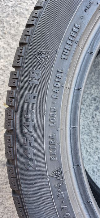 4 anvelope iarna runflat Continental 245/45/18.Pretul este pe bucata.
