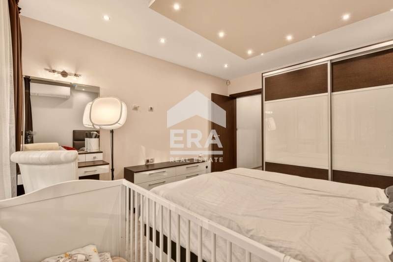 Тристаен, ексклузивен, стилно обзаведен и газифициран апартамент за пр