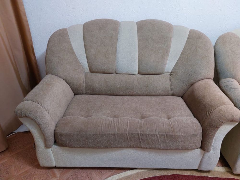 Продам диван + 2 кресла