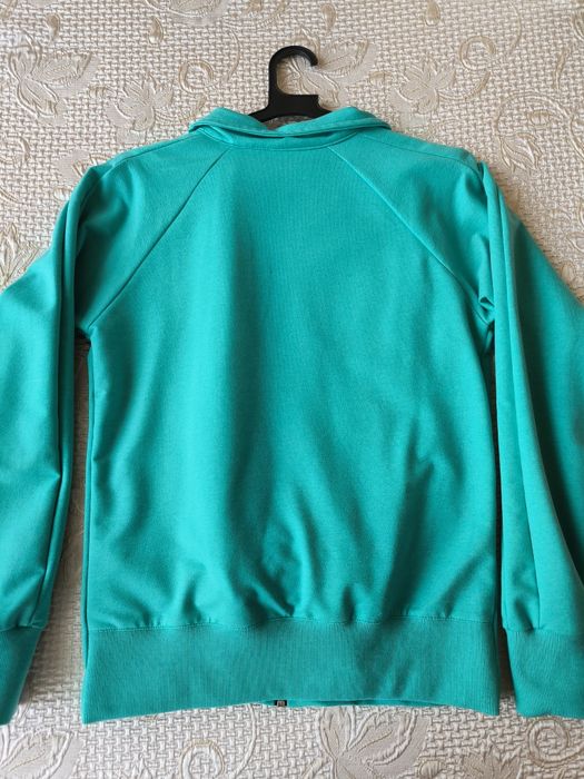 Дамски спортен екип