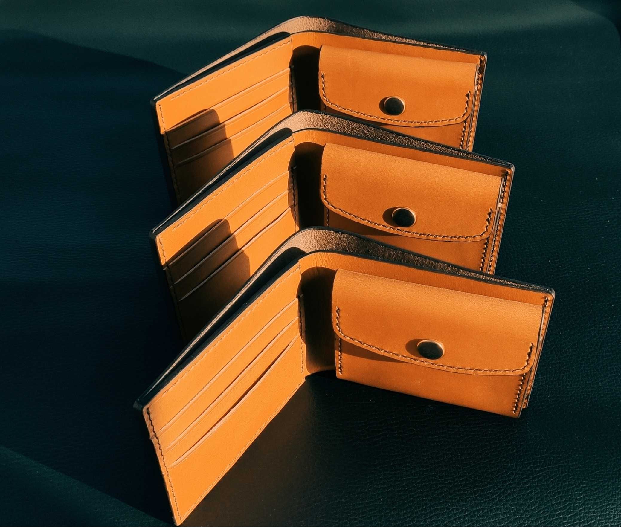 Минималистичен кожен портфейл за мъже - бифолд с кутия за монети