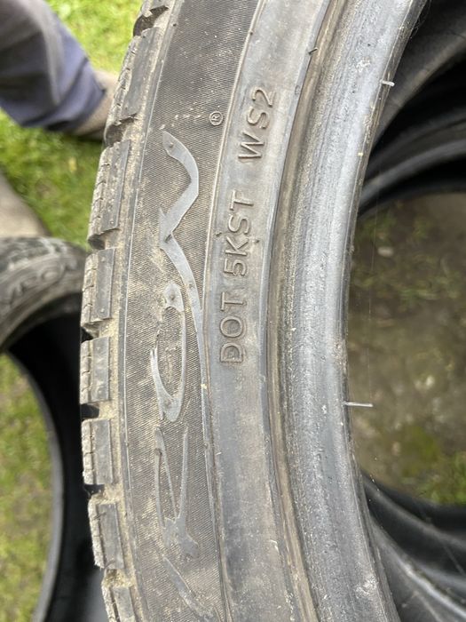 Anvelope Iarna 235/40R19