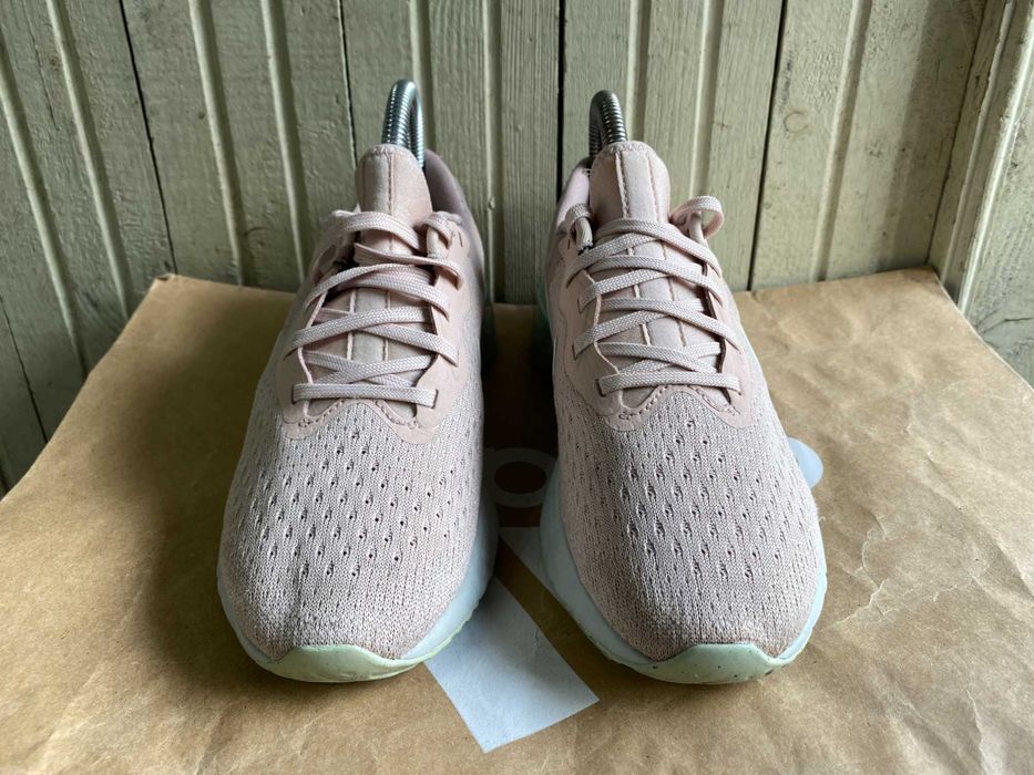 ''Nike Odyssey React''оригинални маратонки 37.5 номер