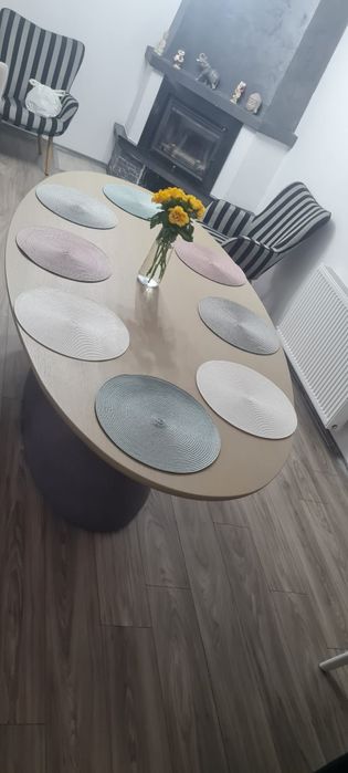 Vand masă ovală  220 / 115 .