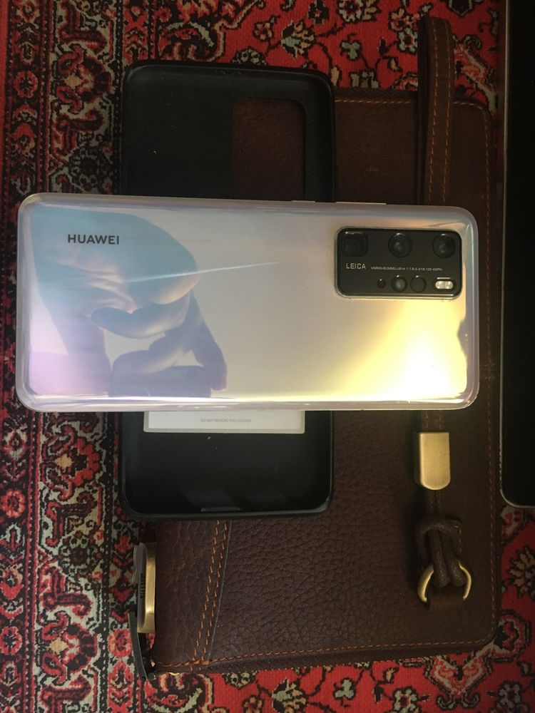 Продавам Huawei p40 pro