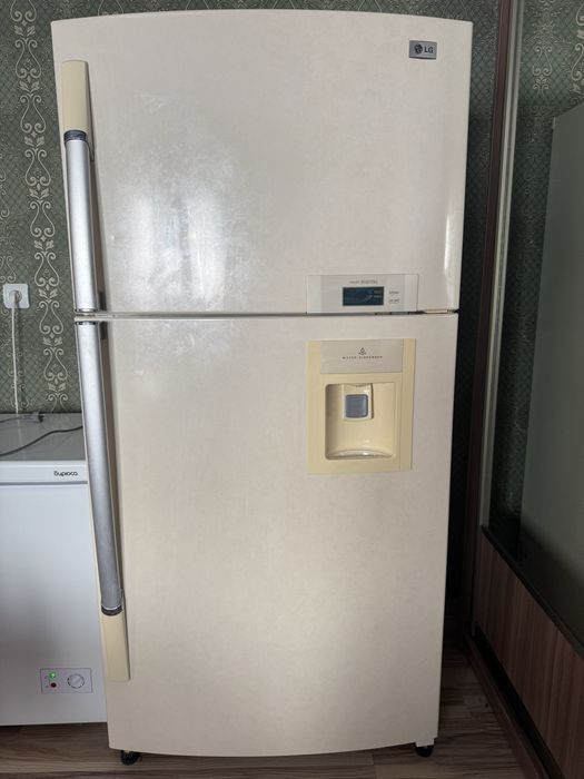 Продается холодильник LG