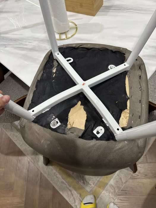 6 стульев в кухню (для арендного жилья)