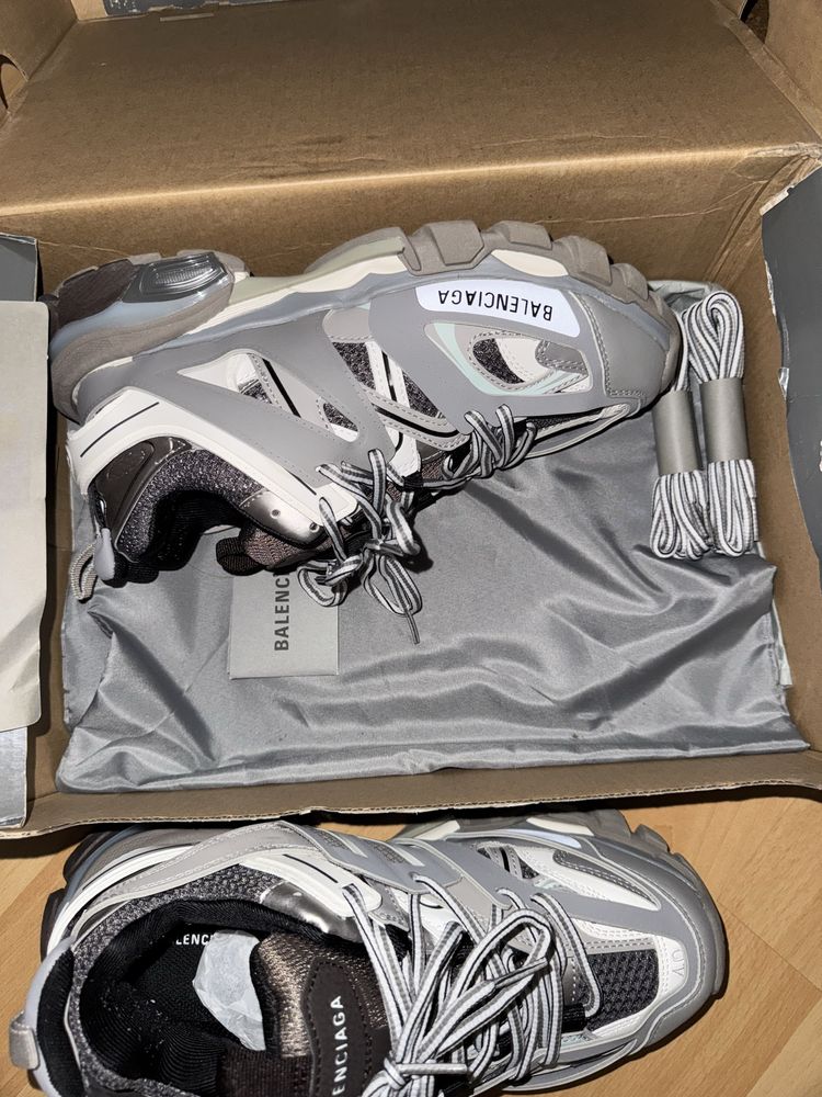СПЕШНО Balenciaga Track Grey/White 40 EU