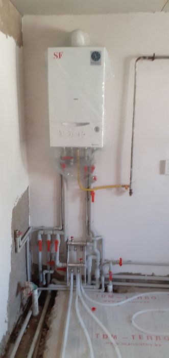 Монтаж сантехники а так же отопление.