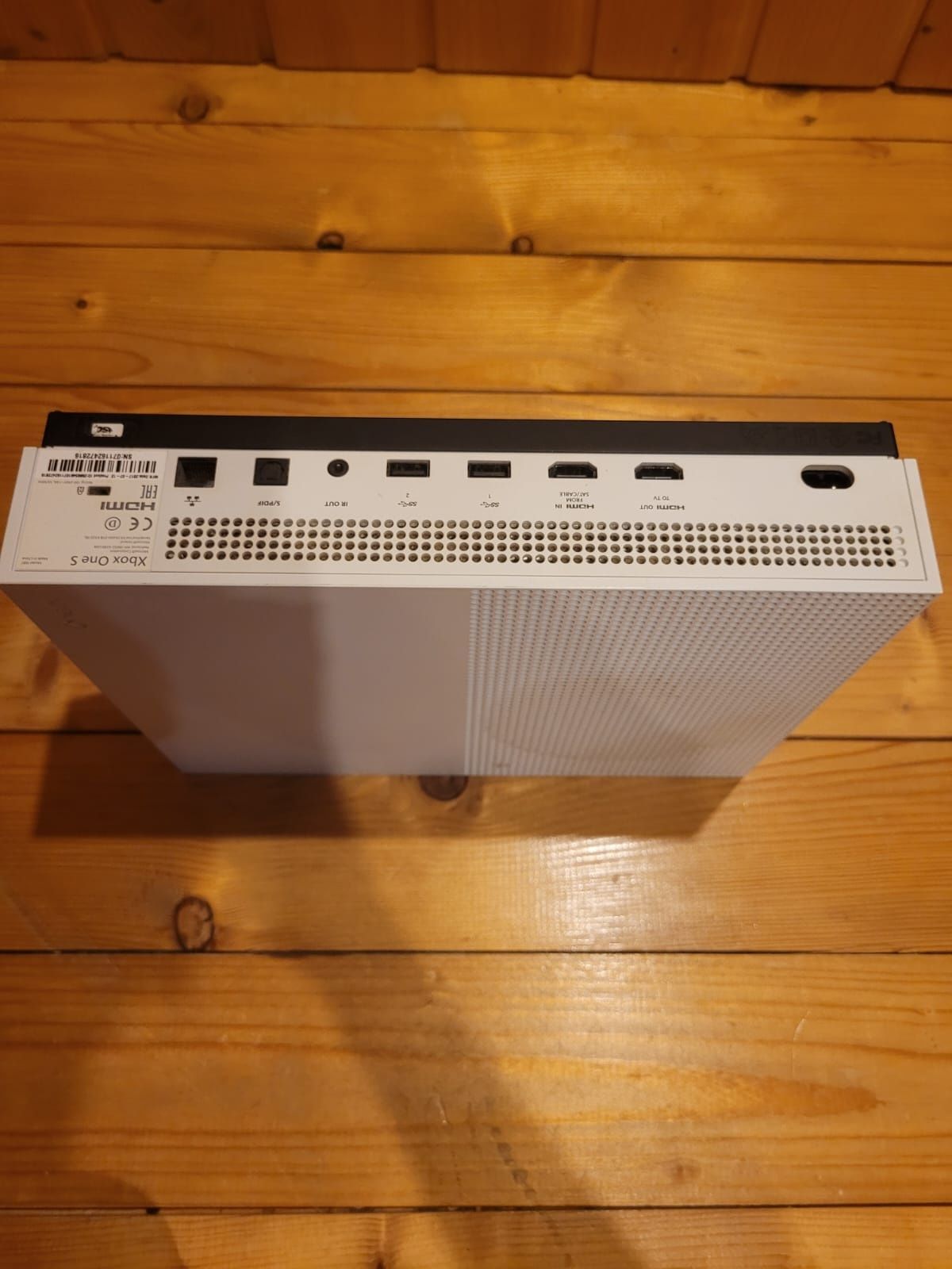 Vand Xbox one S cu 2 controlere