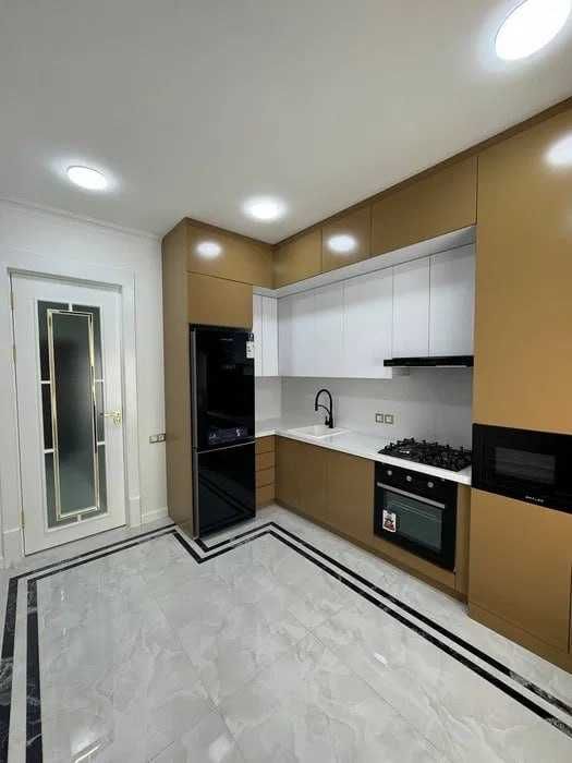 Срочно сдается 3х комнатная квартира рядом метро Дружба народов 306*