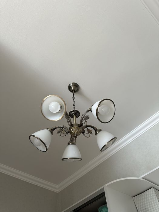 Люстра 5 рожковая с лампочками